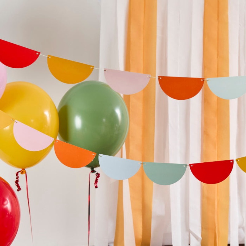 Scallop Garland Banner 4 metres