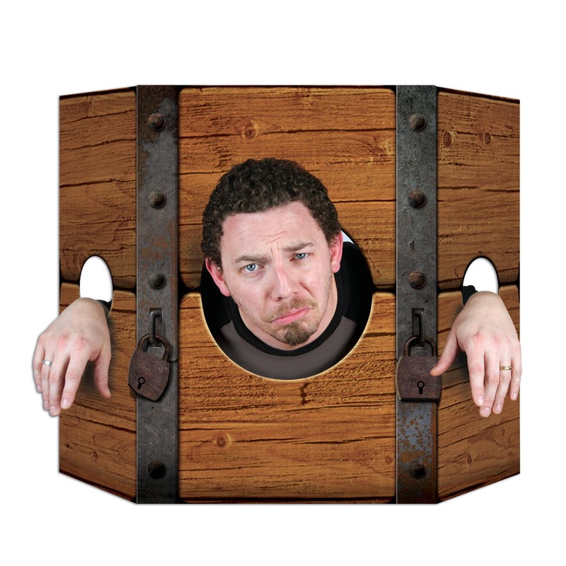 6 Pack Beistle Medieval Stockade Party Photo Prop